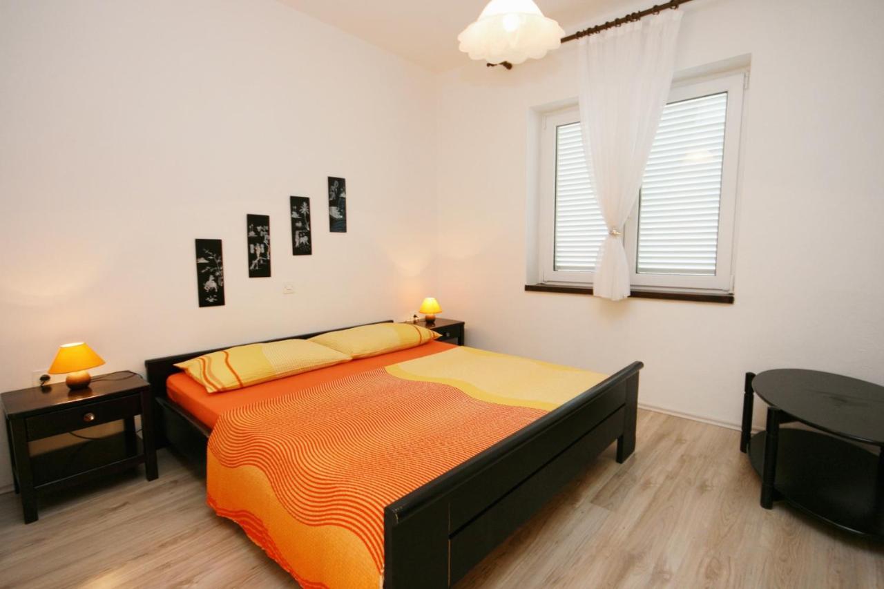 Apartments With A Parking Space Novi Vinodolski - 5529 Екстериор снимка