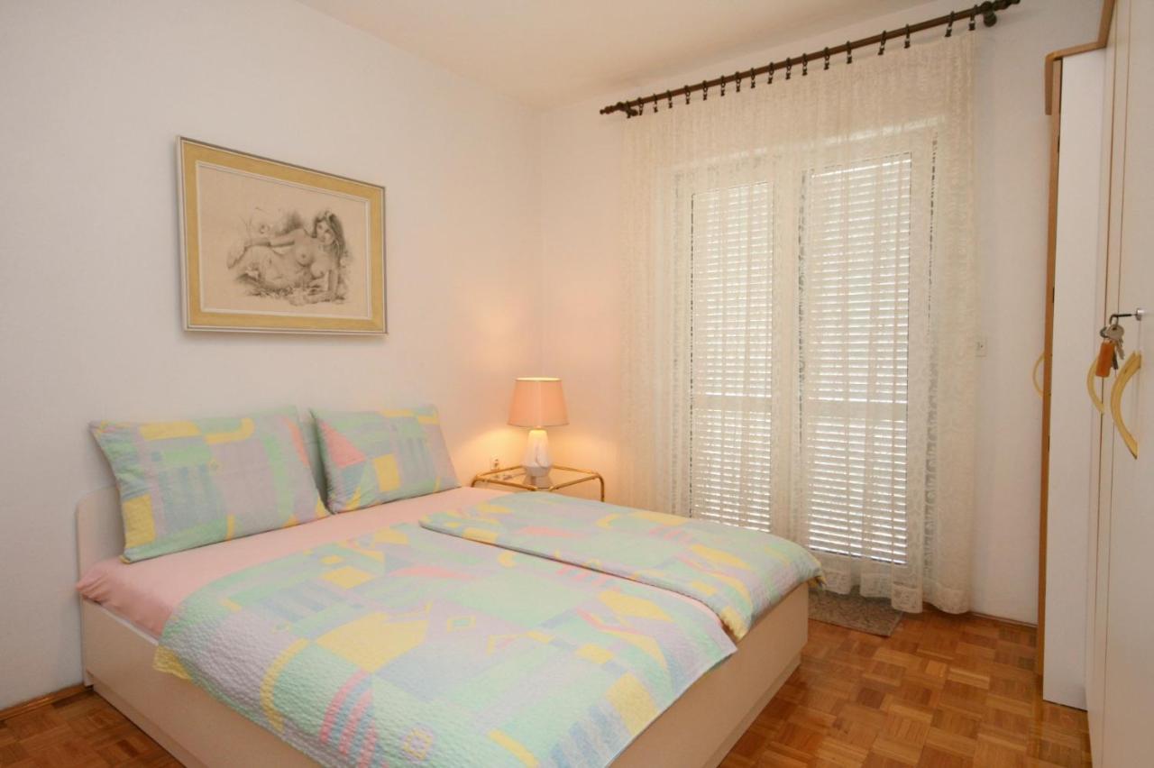 Apartments With A Parking Space Novi Vinodolski - 5529 Екстериор снимка