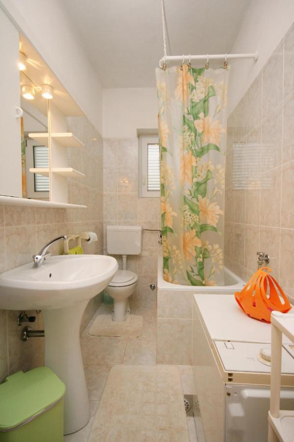 Apartments With A Parking Space Novi Vinodolski - 5529 Екстериор снимка